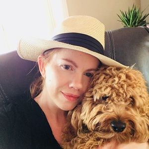 Meet your Posher, Casey